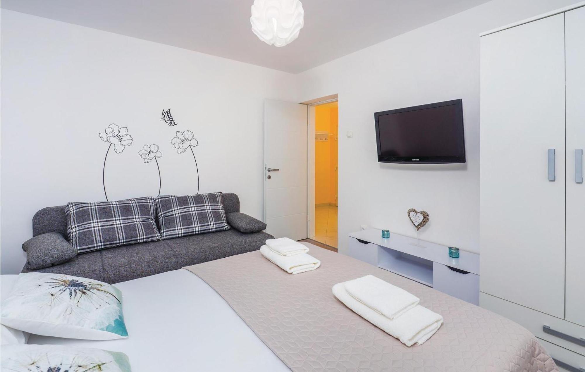 1 Bedroom Gorgeous Apartment In Opatija Exterior foto